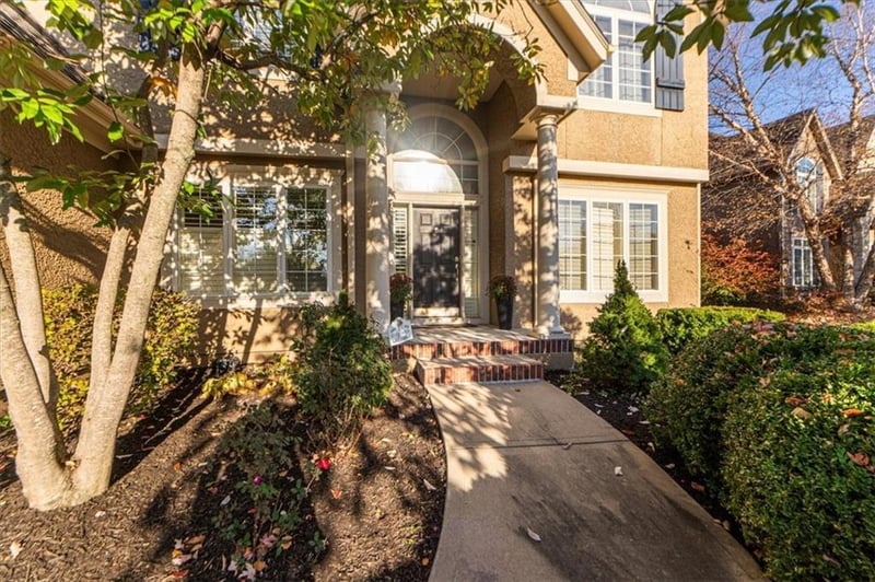 5628 W 144th St, Overland Park, KS 66223