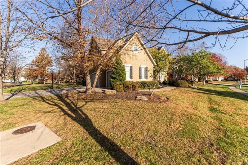 5628 W 144th St, Overland Park, KS 66223