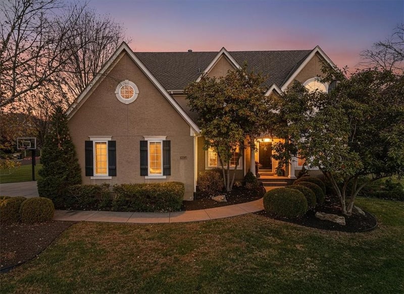 5628 W 144th St, Overland Park, KS 66223