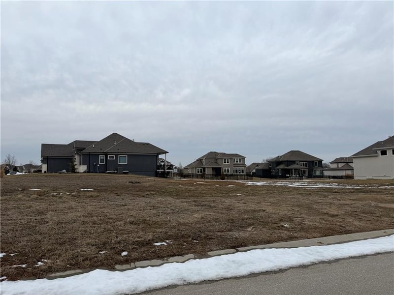 3104 102nd St, Kansas City, MO 64155