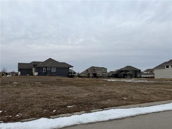 3104 NE 102nd St, Kansas City, MO 64155