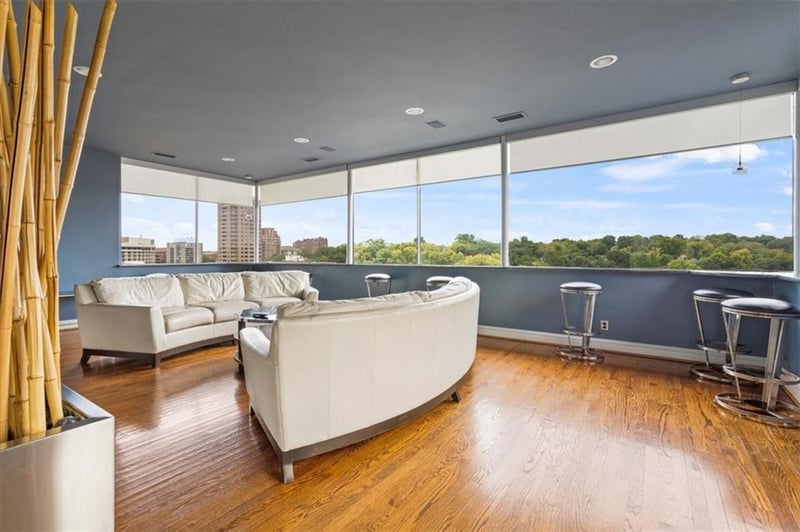 803 48th St #101, Kansas City, MO 64112