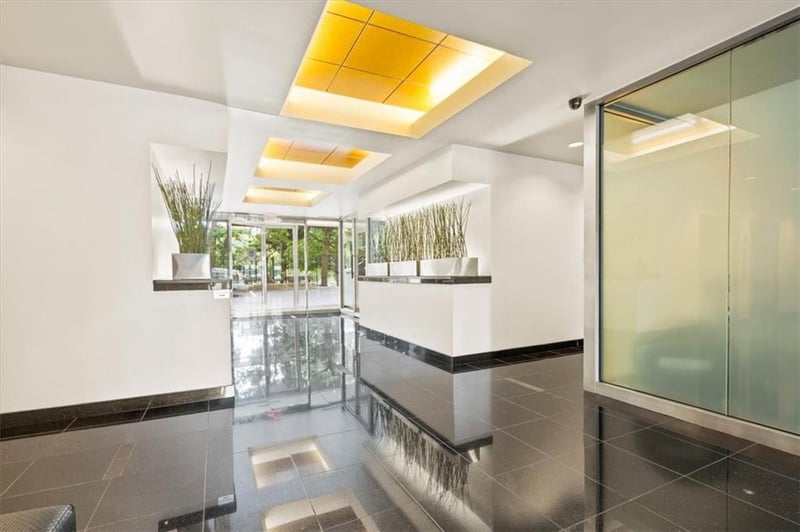 803 48th St #101, Kansas City, MO 64112