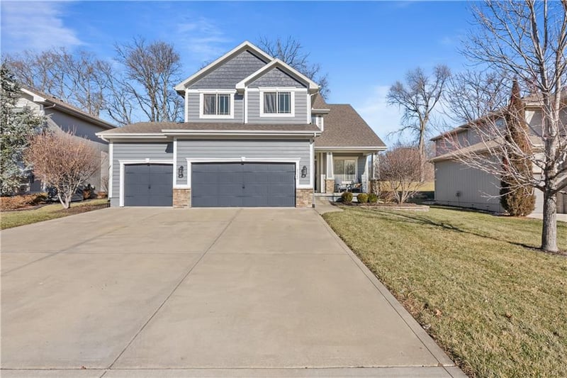 2322 River Trail Rd, Lee's Summit, MO 64082