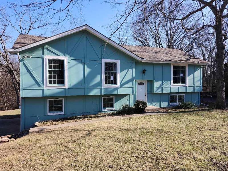 18995 Lowell Ave, Stilwell, KS 66085