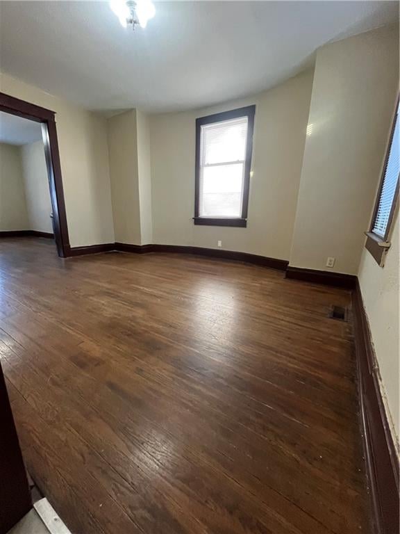 3907 9th St, Kansas City, MO 64127