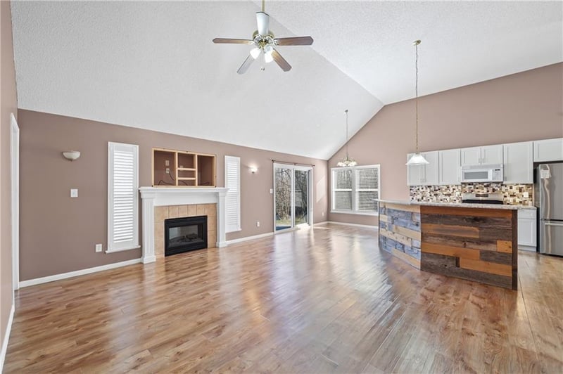 1007 Blue Branch Dr, Grain Valley, MO 64029