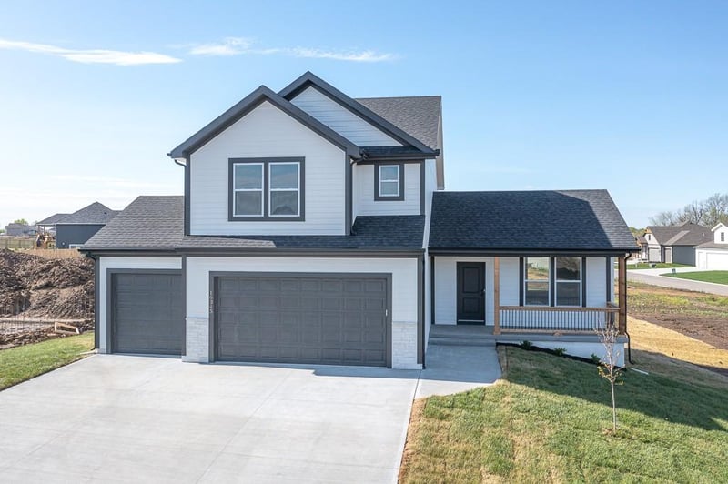 1410 157th Ln, Basehor, KS 66007
