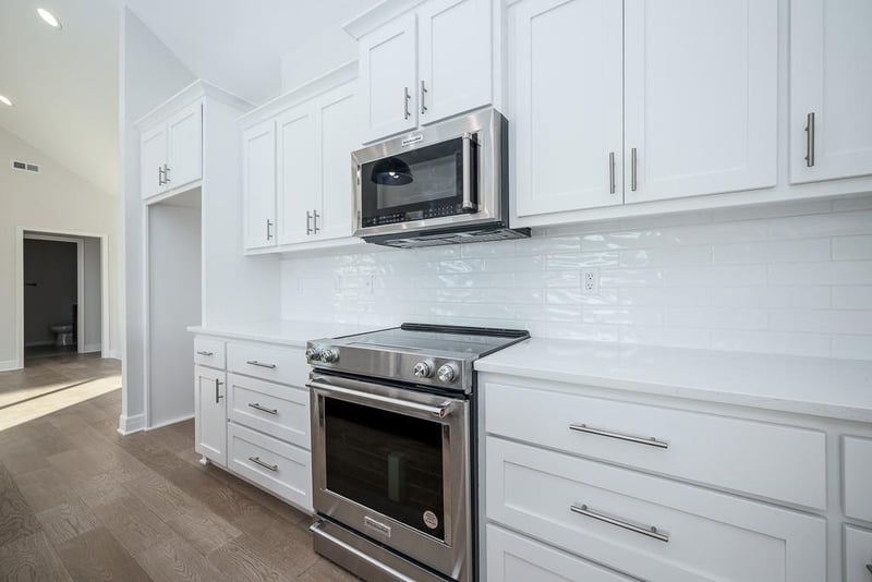 15636 Austin Ct, Basehor, KS 66007