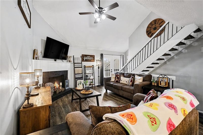 5768 Anita Ave, Kansas City, MO 64151