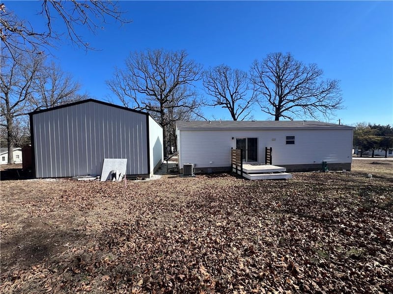 22826 Gavitt Ln, Wheatland, MO 65779