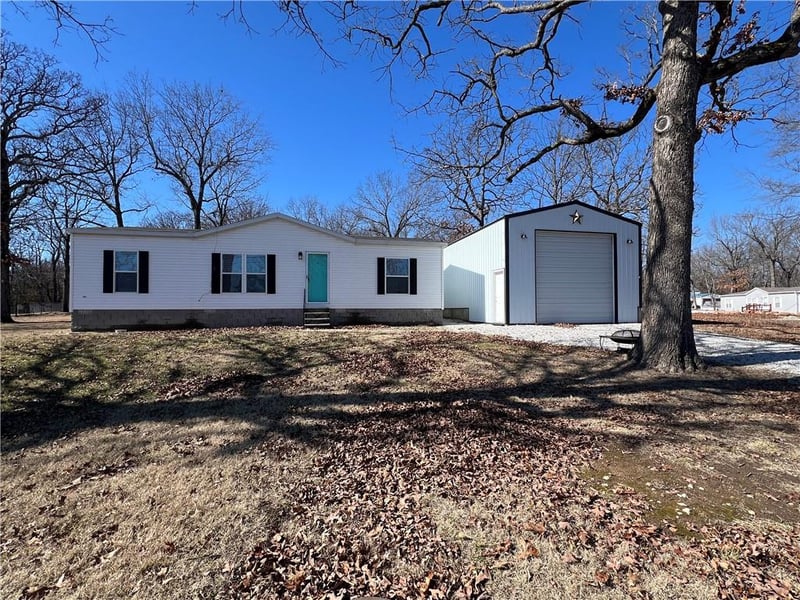 22826 Gavitt Ln, Wheatland, MO 65779