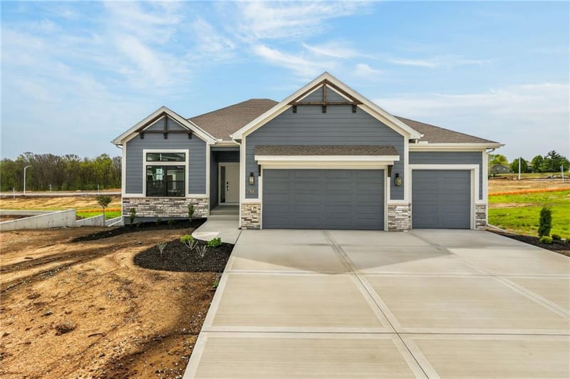 7629 Booth Ave, Kansas City, MO 64158