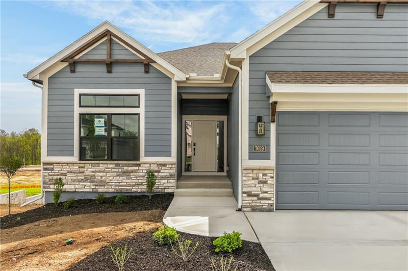 7629 Booth Ave, Kansas City, MO 64158