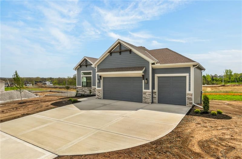 7629 Booth Ave, Kansas City, MO 64158