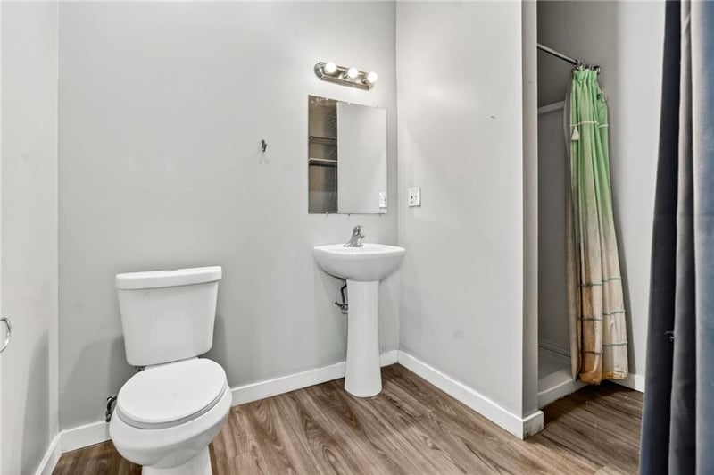 3235 College Ave, Kansas City, MO 64128