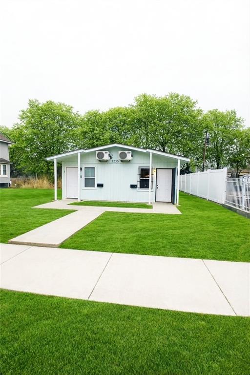 3235 College Ave, Kansas City, MO 64128