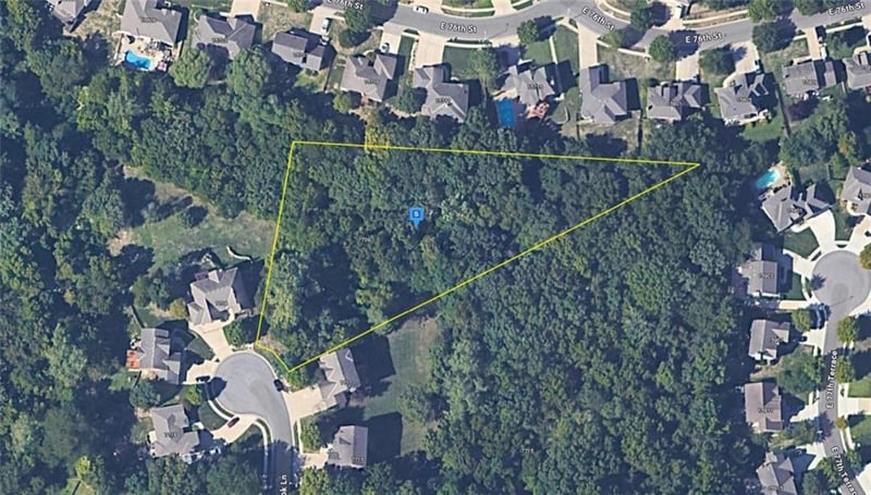 7709 Brook Ln, Kansas City, MO 64139