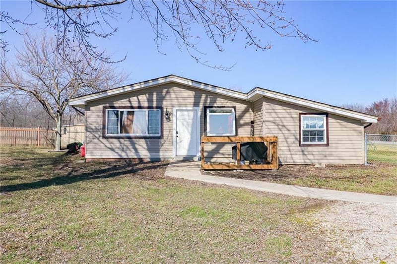 206 1671st Rd, Kingsville, MO 64071