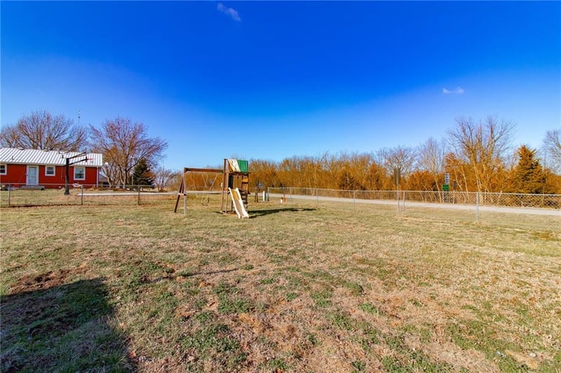 206 1671st Rd, Kingsville, MO 64071
