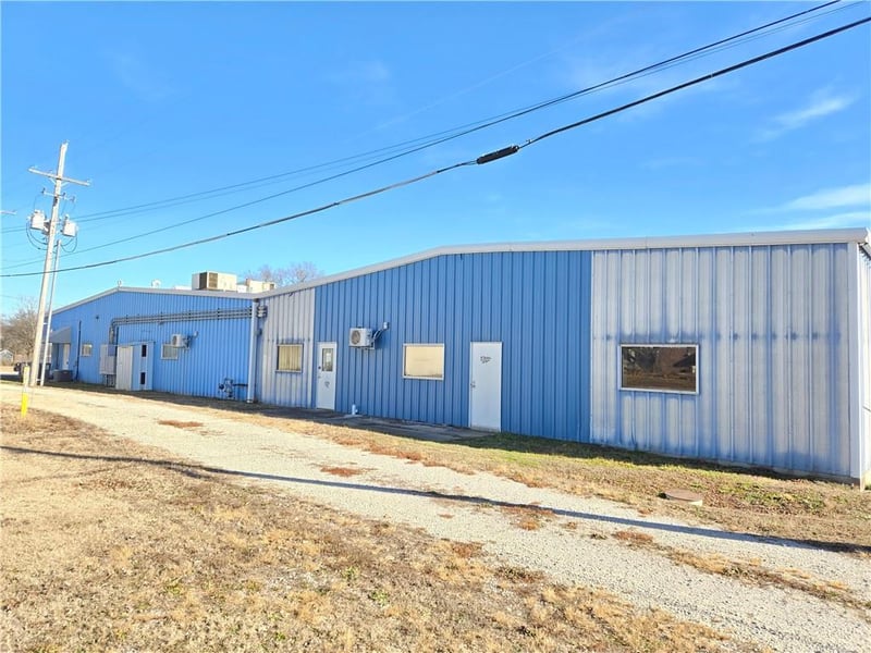 111 5th St, Mound Valley, KS 67354
