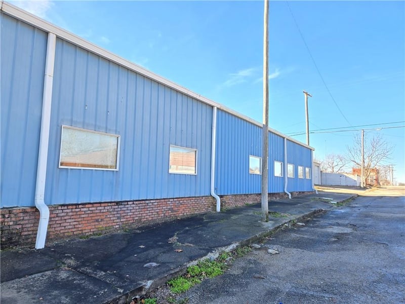 111 5th St, Mound Valley, KS 67354