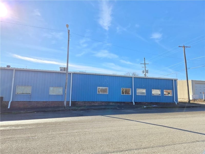 111 5th St, Mound Valley, KS 67354