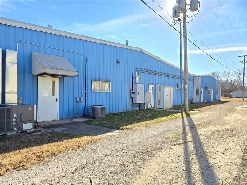 111 5th St, Mound Valley, KS 67354