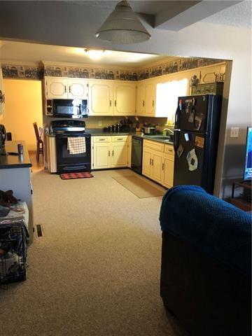 925 N Elm St, Nevada, MO 64772