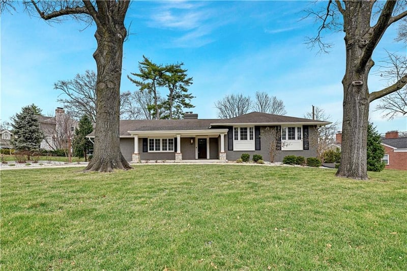 6241 Howe Dr, Fairway, KS 66205