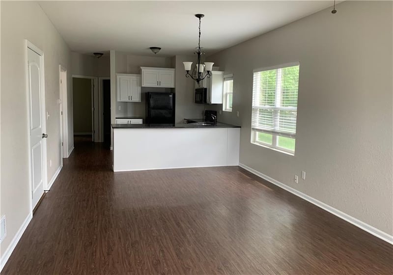 810 Riffle Dr, Pleasant Hill, MO 64080