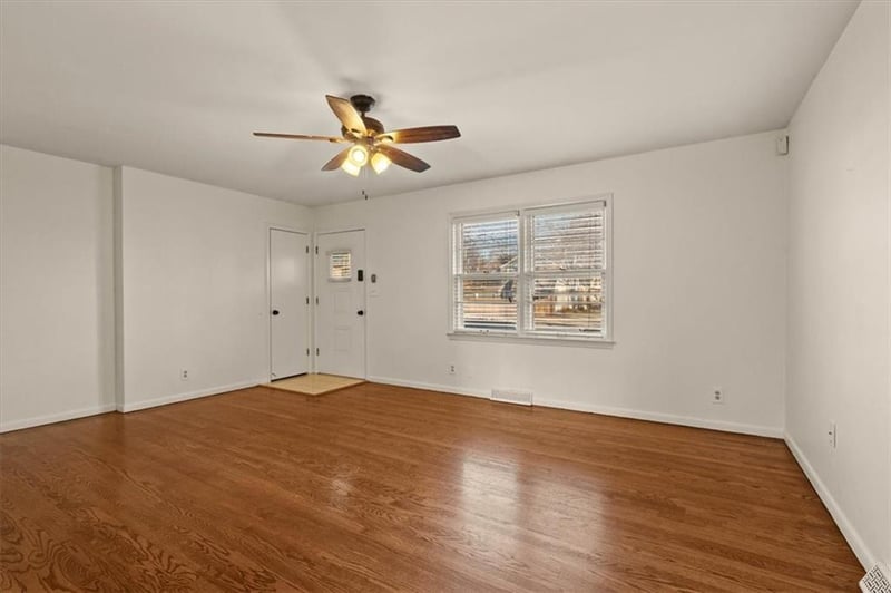 825 75th St, Kansas City, MO 64131