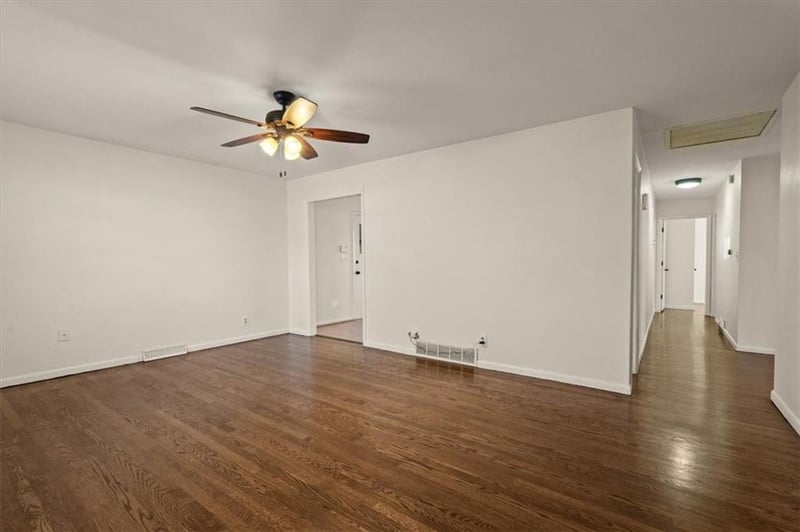 825 75th St, Kansas City, MO 64131