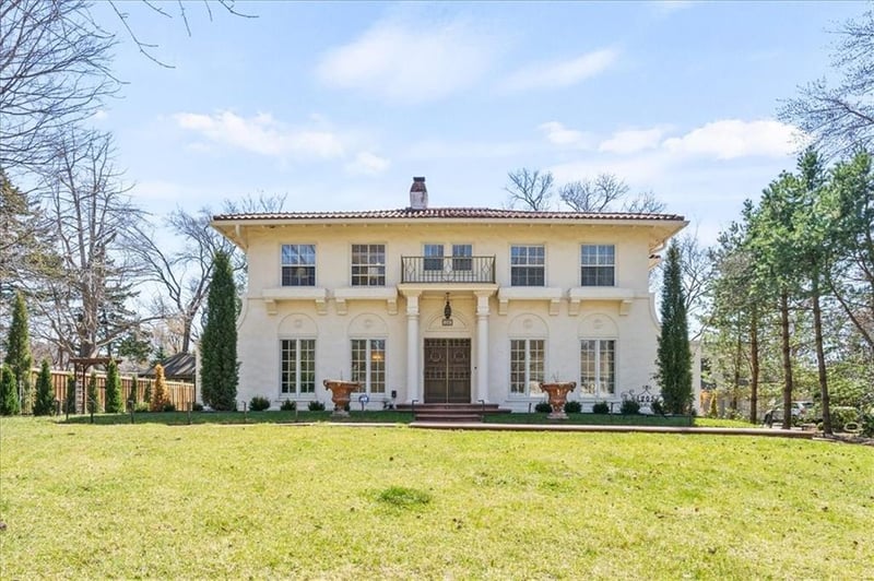 1205 60th Ter, Kansas City, MO 64113