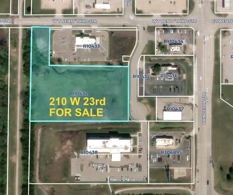 210 23rd St, Ottawa, KS 66067