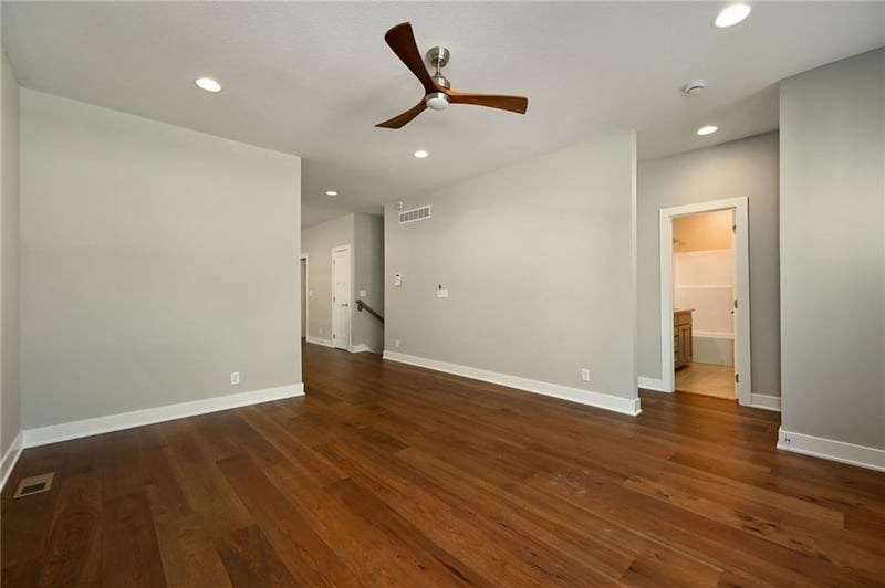 2903 Tracy Ave, Kansas City, MO 64109