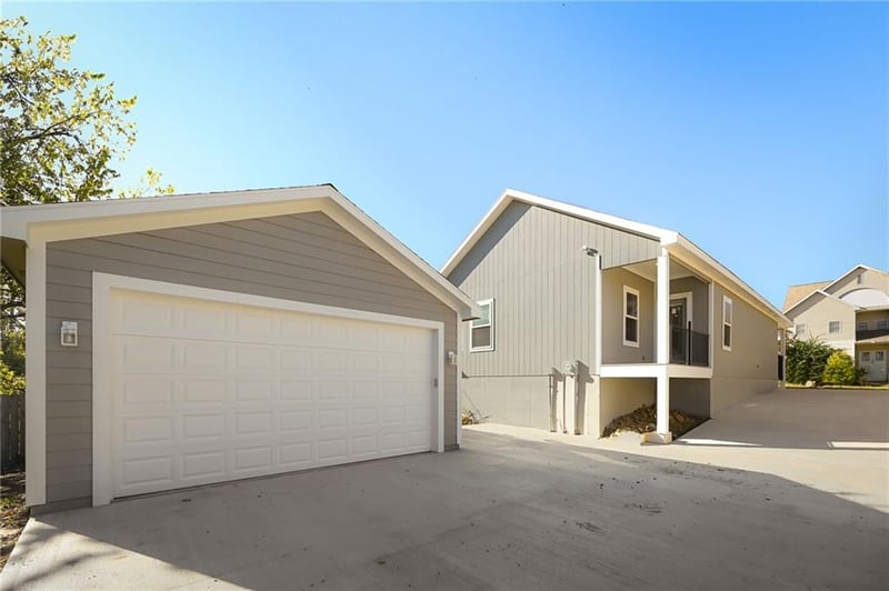 2903 Tracy Ave, Kansas City, MO 64109