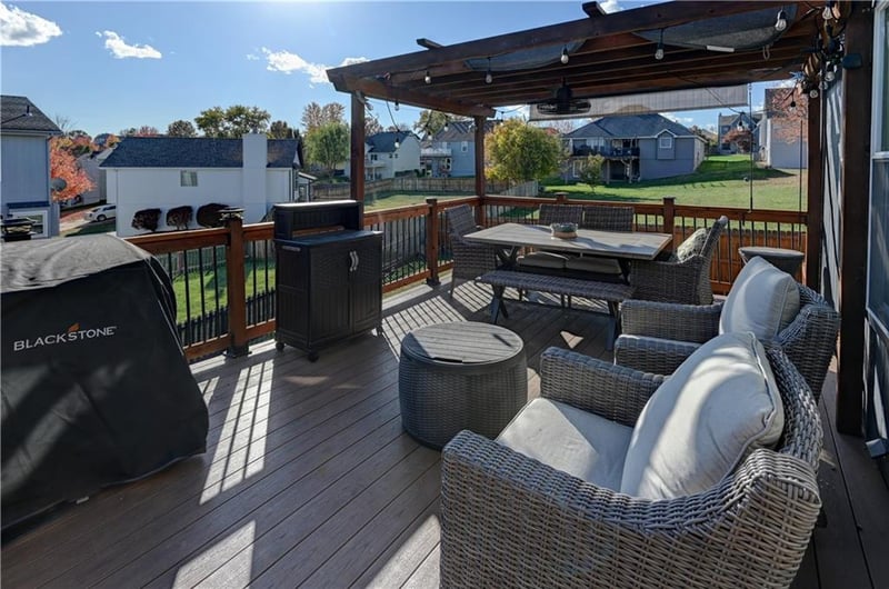 1005 Scenic Ct, Lee's Summit, MO 64064