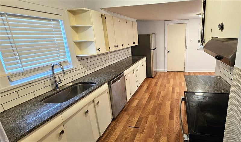 4285 61st St, Kansas City, MO 64130