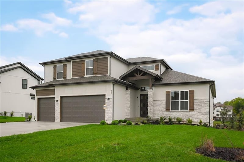 300 Earle Ln, Lee's Summit, MO 64081