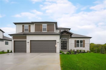 300 Earle Ln, Lee's Summit, MO 64081