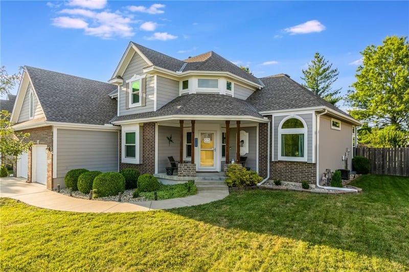 3764 Boulder Dr, Lee's Summit, MO 64082