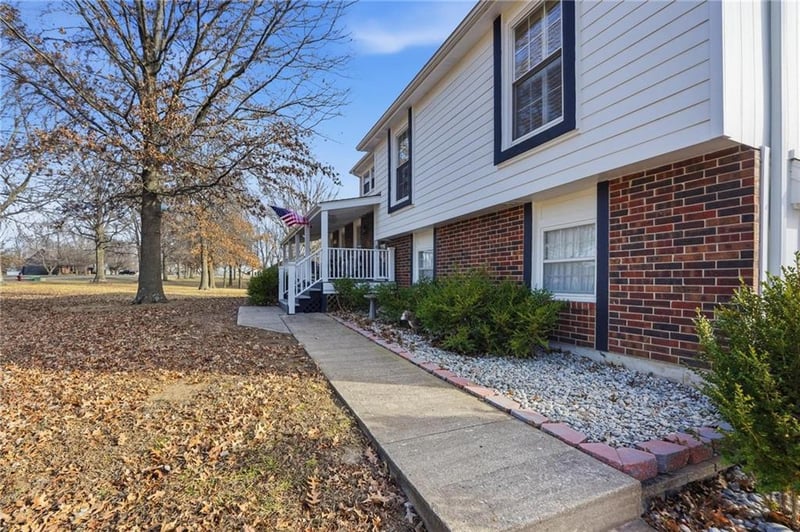 24101 E 88th St, Lee's Summit, MO 64064