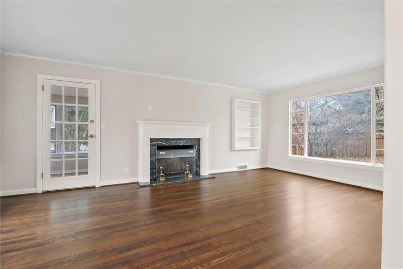 6728 Cherry St, Kansas City, MO 64131