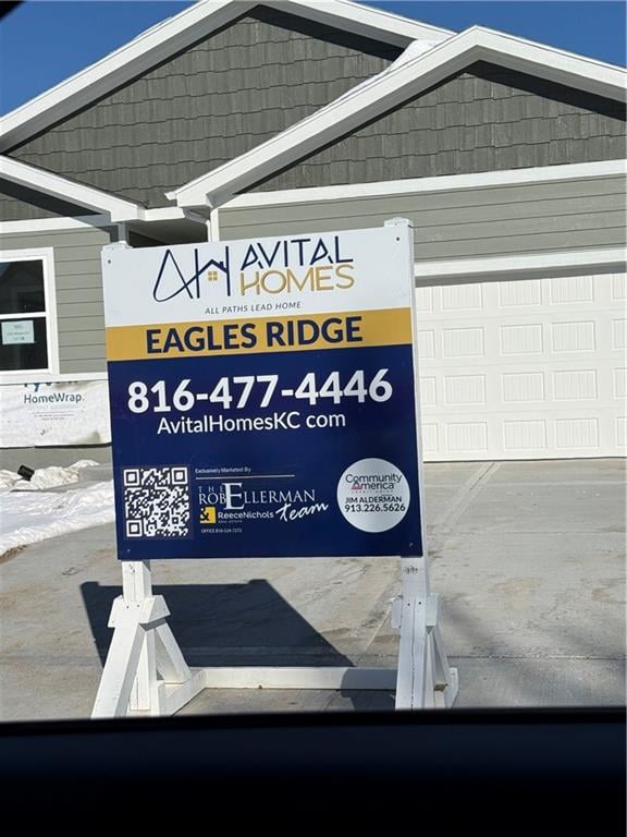 501 Newport Dr, Blue Springs, MO 64014