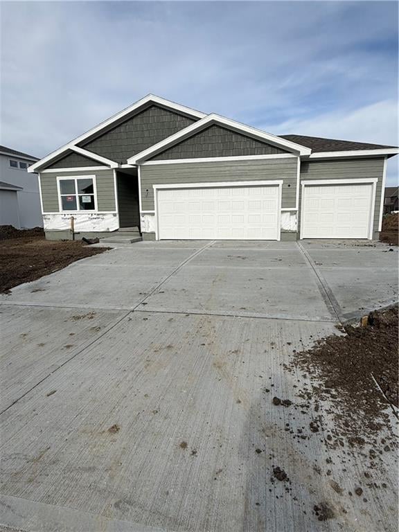 501 Newport Dr, Blue Springs, MO 64014