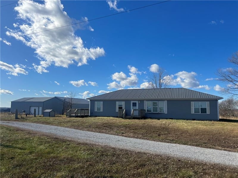 12 1400th Rd, Chilhowee, MO 64733