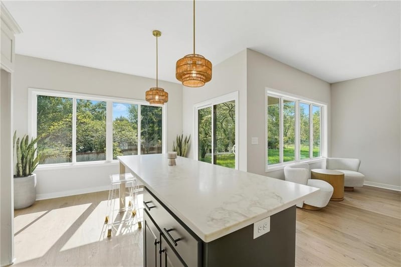 211 Orchard Ct, Lee's Summit, MO 64063
