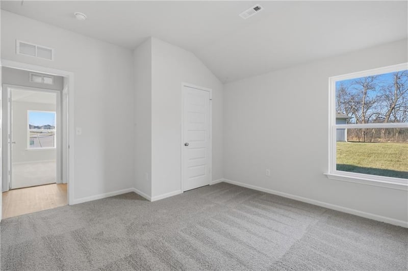 521 Nelson Dr, Blue Springs, MO 64014