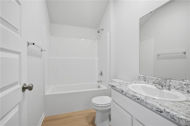 521 Nelson Dr, Blue Springs, MO 64014